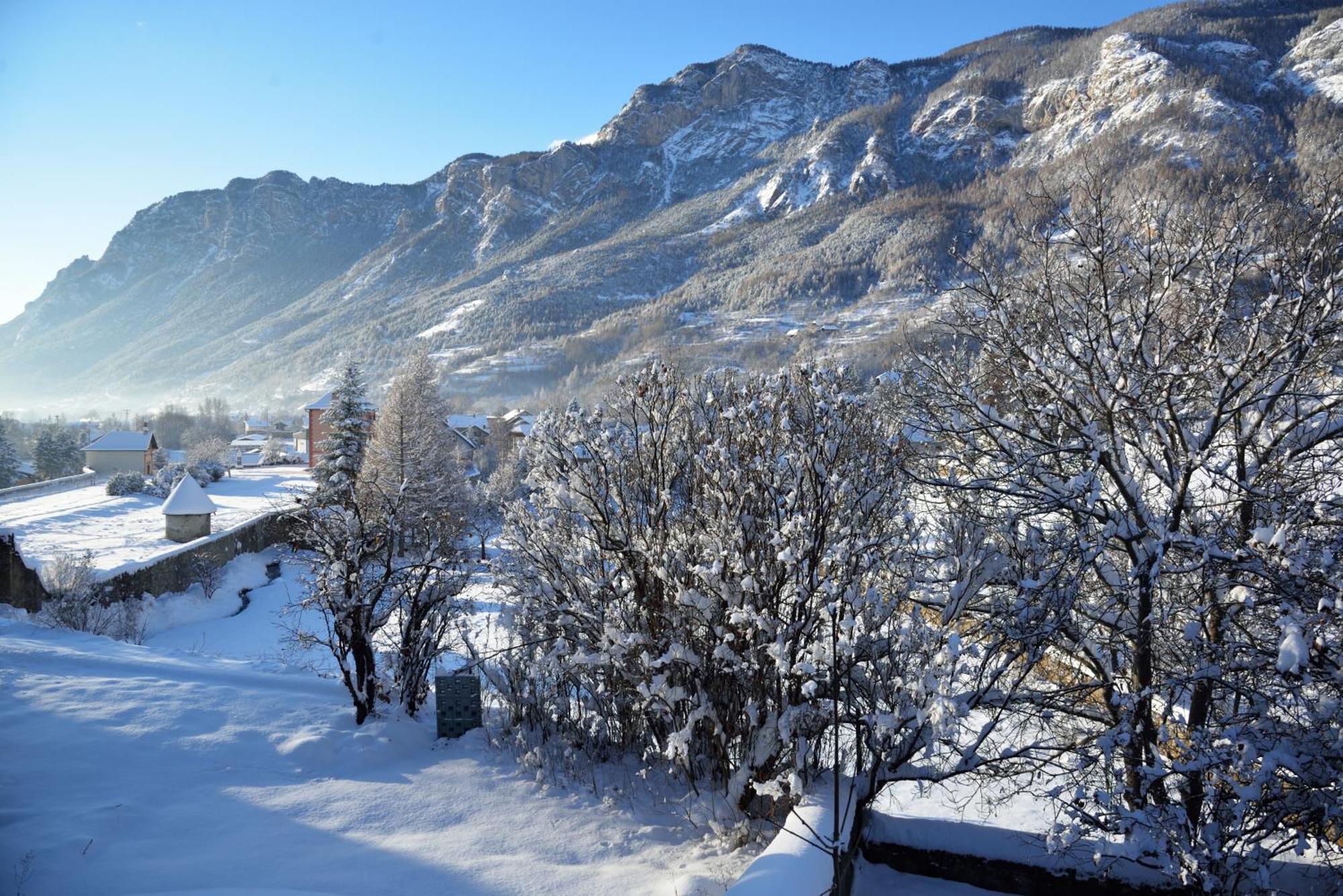 La Maison Abeil LʼArgentière-la-Bessée 外观 照片